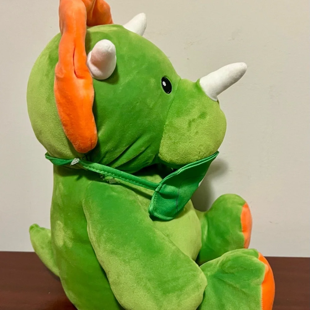 WelloBeez Mask Mate Triceratops Dinosaur Green Antimicrobial Washable Plush NEW